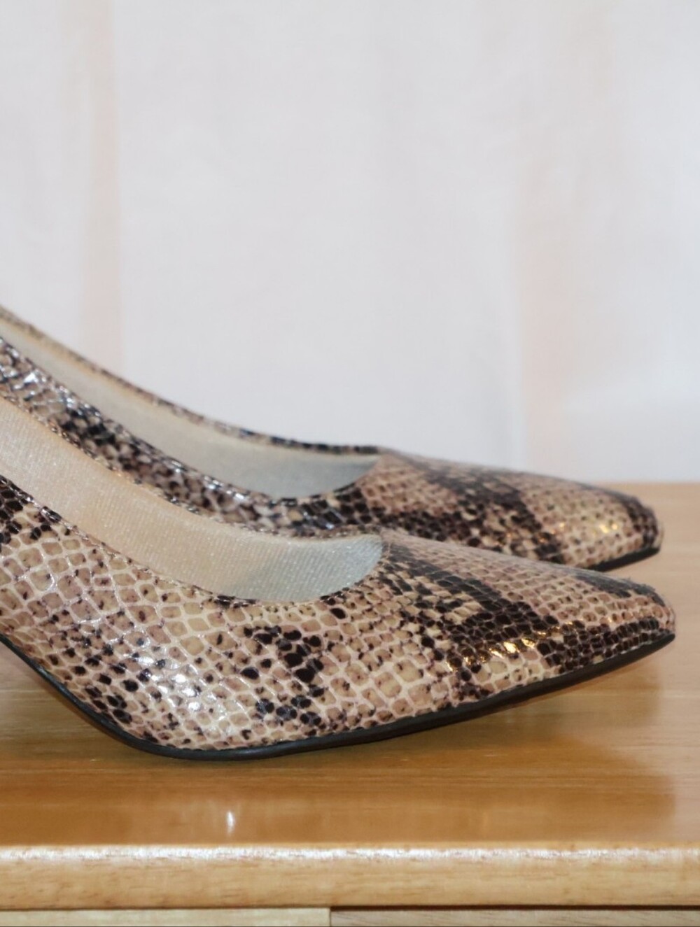 Life Stride Faux Snakeskin Pointed Toe Flex Heels in Cream and Black. - Picture 8 of 13